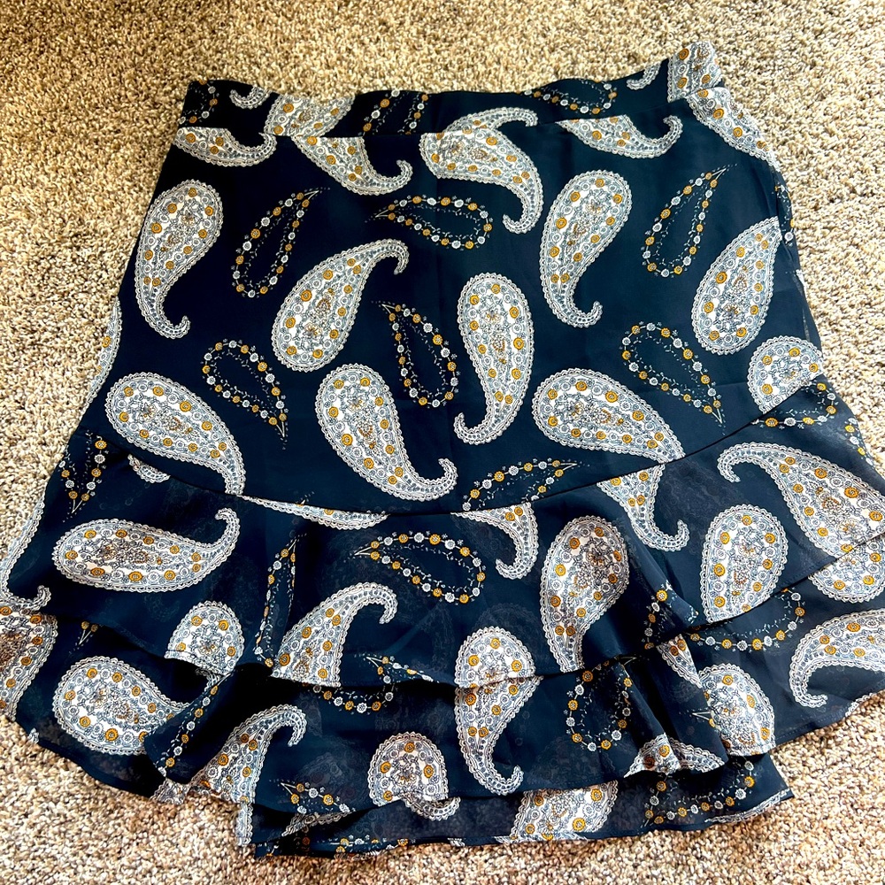 NWOT Loft navy ruffle skirt